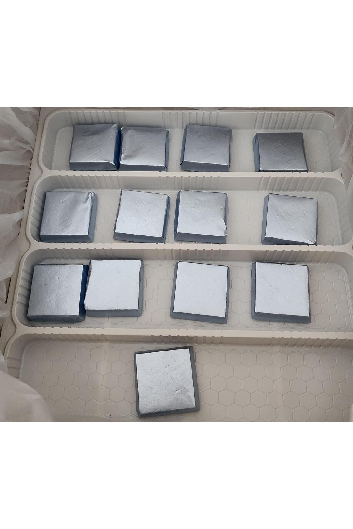 GIANDUJA DOLGULU KARE MAVI (1 KG)