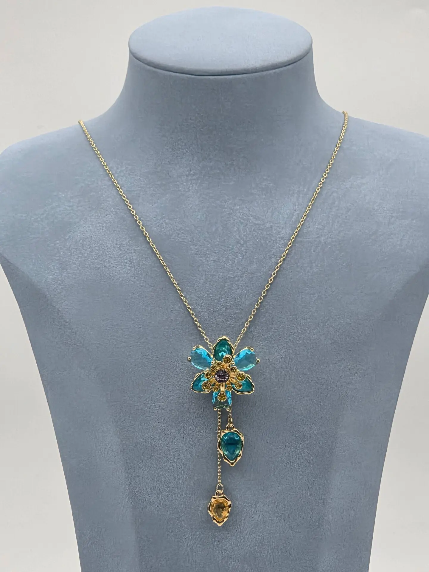 Çelik Çiçek Kolye // KOLYE-5846