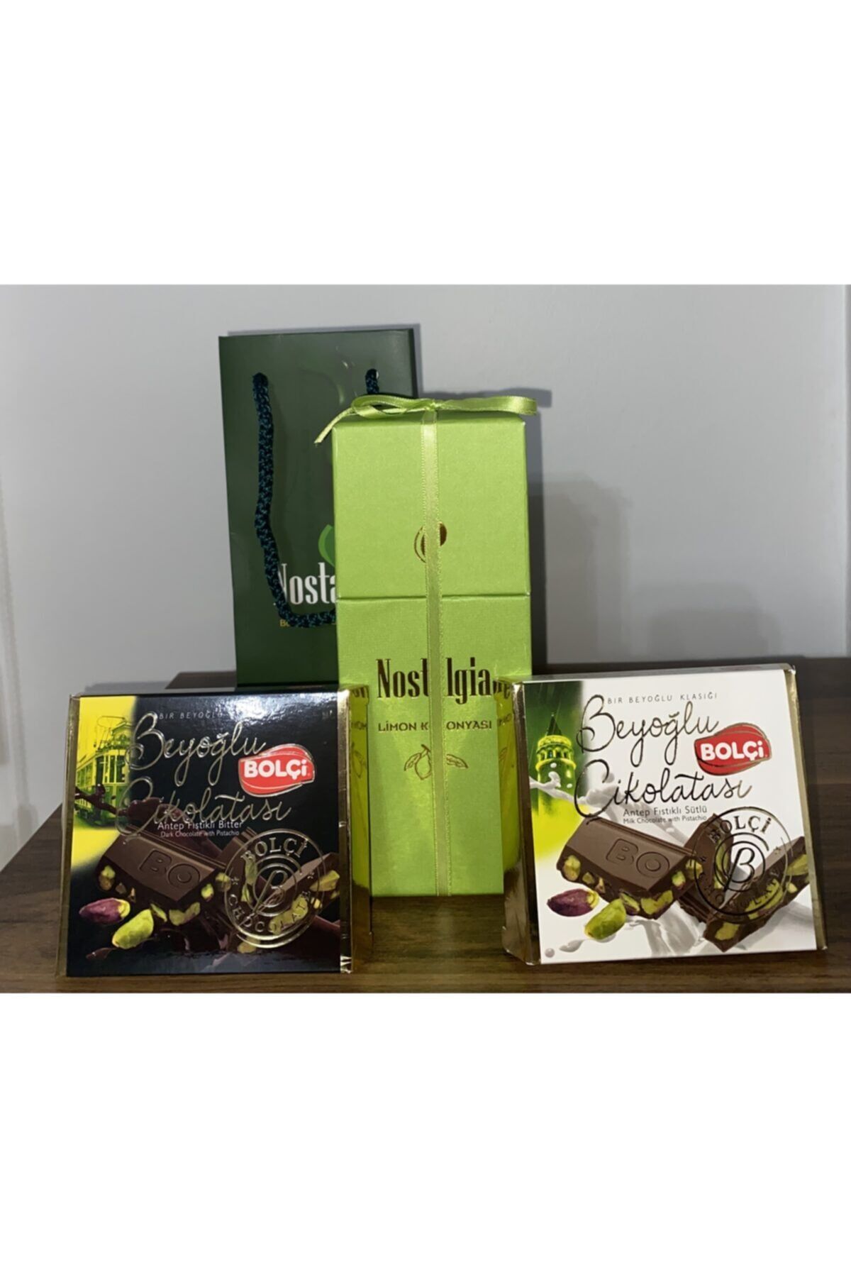 Nostalgia Limon Kolonyası 200 Ml + Beyoğlu Çikolatası 90 Gr Sütlü Ve Bitter Çikolata Seti